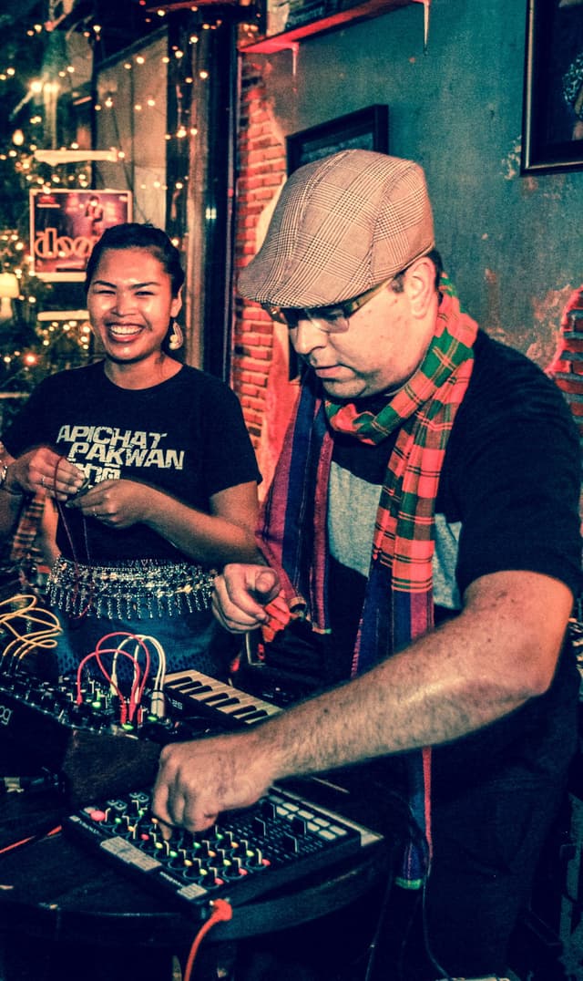 Outernational Connections